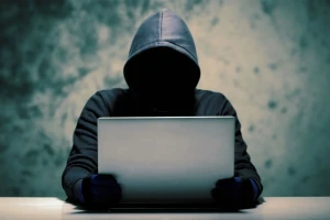هکر ۱۳ سالهای که مایکروسافت را وادار به تغییر قوانین امنیتی کرد