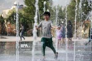تصاویر؛ پارک آب و آتش، پناهگاه کودکان در موج گرمای تهران