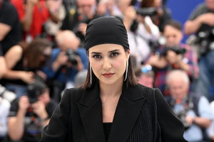 آوازخوانی احساسی و با صدای فوق العاده پریناز ایزدیار + فیلم