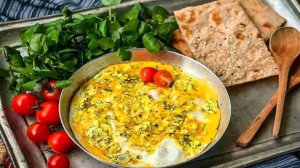 طرز تهیه پنیر برشته شمالی؛ غذای عالی با پنیر محلی و تخم مرغ