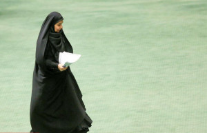 فرزانه صادق در انتخاب رئیس سازمان نظام مهندسی به کدام جناح باج خواهد داد؟ / او از استیضاح می ترسد