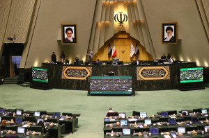 اسامی ۲۶۰ نماینده موافق و مخالف لایحه کنترل فضای مجازی | رای رئیس مجلس چه بود؟