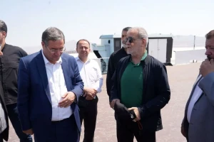 تصاویری از بازدید پزشکیان از دریاچه ارومیه