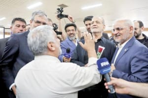 این چه بازدید سرزدهای بود که خبرنگار صداوسیما هم آنجا بود و با پزشکیان مصاحبه کرد؟!