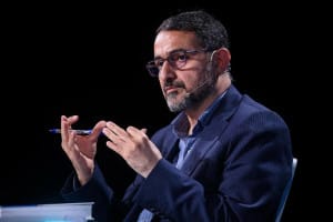 پاسخ معنادار زارعی به توییت معاون رئیسی/ یک نفر از دولت آن شهیدِ وحدت بخش نمانده که حرمت عقل، انصاف و وحدت را نگه دارد؟!