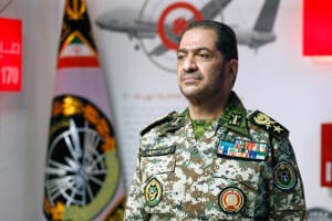 دیدار امیر صباحی فرد با خانواده یکی از شهدای ارتش که قهرمان ورزشی بود + تصویر فرزندان شهید