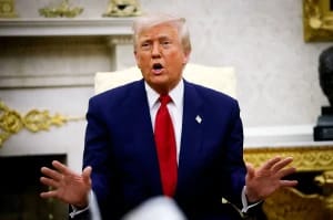ترامپ: با پوتین موضوع «تبادل سرزمین» را بررسی خواهیم کرد/ ما خطوط را تغییر خواهیم داد