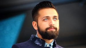 اولین رونمایی از مادر فوق جوان و امروزی محسن افشانی در پیاده روی اربعین/ از ابروهای ترمیمی تا صافی پوست صورتش !