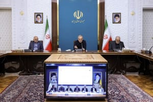 بهرهبرداری و آغاز عملیات اجرایی ۴۲۵ مگاوات نیروگاه خورشیدی کشور با دستور رئیس جمهور