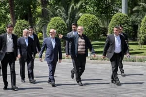 کفایت مذاکرات؛ آقایان بفرمایند این صندلی چه خاصیتی دارد