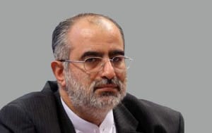 هشدار حسامالدین آشنا؛ به آمریکا، روسیه، چین و اروپا اعتماد نکنید / از مقاتله با آنها نهراسید