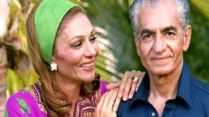 عکس / سفر به ایام قدیم / بوسه و تعظیم محمدرضا پهلوی بر دستان پرنسس آنه ماری در دانمارک