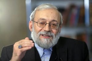 طعنه تند جواد لاریجانی به بیانیهنویسان؛ آنها کاسبان سیاسیهستند/ عادت دارند نشخوار هزاربار جویده را مصرف و به عنوان چیز جدیدی عرضه کنند