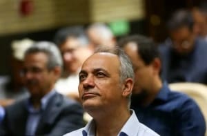 زیدآبادی: آقای پزشکیان برچیدن و جمعکردن این بساط کار حضرت فیل است!