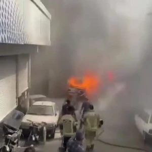 صحنه آتش گرفتن 4 ماشین در مولوی تهران
