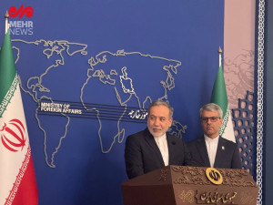 حضور عراقچی درنشست خبری سخنگوی وزارت خارجه