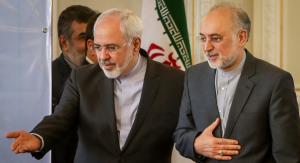 دیپلماتها به جای طرح مناره از حق هستهای ایران دفاع کنند
