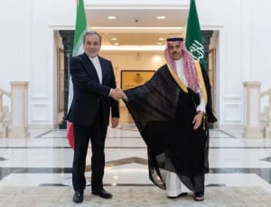 اعراب خلیج فارس با غنی سازی محدود ایران مشکلی ندارند/ تنها اعراب میتوانند میان ایران و آمریکا میانجیگری کنند