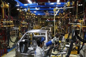 قیمت خودروهای داخلی چند بار گران شد؟ / این سیاست نخ نما دیگر جواب نمیدهد