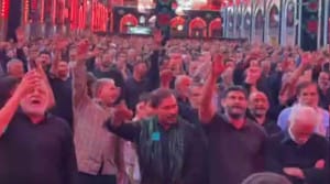 شعار خاص برای رهبر انقلاب در حرم امام حسین