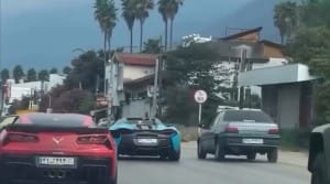 لحظه ترکیدن خودروی شوتی در کورس با سوپرخودروها