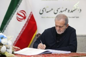پزشکیان: جرم دانشمندان شهید، تلاش برای رساندن ایران به قله پیشرفت بود