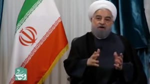 حسن روحانی: کاسبی و تجارت وظیفه دستگاه اطلاعاتی نیست