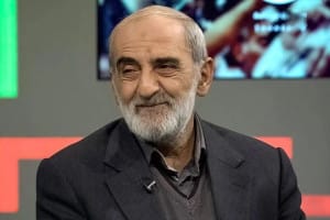 پیشنهاد کیهان به پزشکیان: لاریجانی را مشاور خود کن