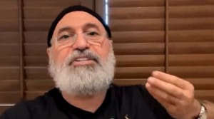 خشم حمید فرخنژاد از اقدام محسن چاوشی را ببینید