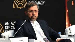 خطیبزاده: انگشت ما روی ماشه است