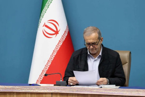نامه جمعی از اساتید روزنامهنگاری به پزشکیان: فیلترینگ را هم حذف کنید