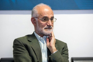 چاره کار از نگاه «مصطفی معین»؛ نخبگان واقعی به جای پخمگان سیاسیکار