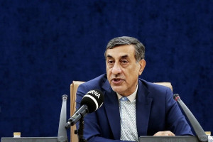 قائمپناه، معاون اجرایی رئیس جمهور: «مذاکره با آمریکا آتش جنگ را خاموش میکند» /اکثریت مردم نگاه تندروها را قبول ندارند /پزشکیان آمادهی گفتوگو با اپوزیسیون است