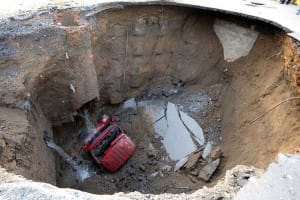 نشستن فاجعه فرونشست زیر پای تمام ایران/ چگونه طرحهای توسعهای دولت احمدینژاد بحران را شدیدتر کرد؟