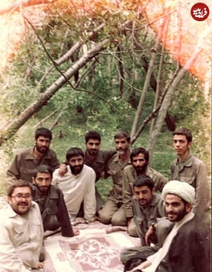 عکس/ گشت و گذار حاج قاسم و سرلشکر باقری ۴۴ سال پیش در یک باغ