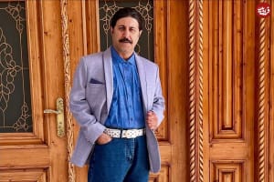 عکس/ چهره جوان رحمت سریال پایتخت در ۲۲ سالگی با مدل موی خاص