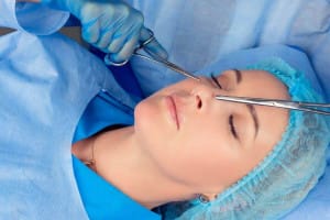 بازار داغ عمل بینی در پلتفرمهای مجازی؛ از پکیجهای اقساطی تا بوتاکس رایگان +قیمت