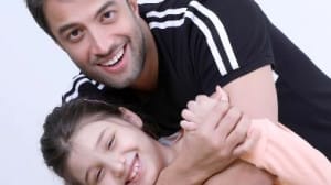 تغییرات چهره و استایل دختر بنیامین بهادری، بارانا در خیابان خارج از کشور / چه قدر بزرگ و خانم شده ماشالله!