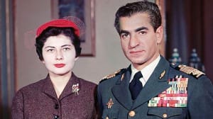 عکس / سفر در زمان / «ثریا، ملکه دو رگه ایران» در 63 سالگی / سال 1374