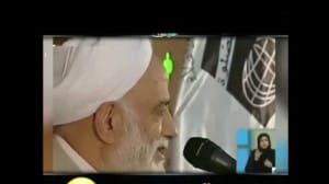 حاج آقای قرائتی؛ یکی داشت سخنرانی میکرد دید یه دختر و پسر رفتن زیر منبر دارن باهم شوخی میکنن، گفت مگه غیرت و شرف ندارین…! پسره گفت همه چیز داریم فقط جا ..