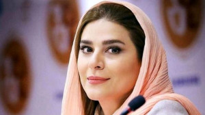 استایل جدید سحر دولتشاهی با ترکیب رنگ های ترند امسال در 45 سالگی / چهره کاریماتیک و شیکش را در این سن و سال ببینید