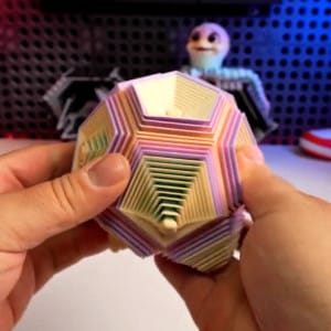 از موتور سیکلتی با طرحی جالب تا درست کردن هولدر موبایل با استفاده از دستگاه پرینتر 3D