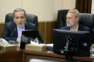 صحبت های عراقچی درباره لاریجانی؛ علی لاریجانی از استوانههای سیاسی ایران است