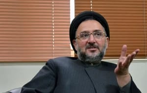 ابطحی: لاریجانی بازوی کمکی بزرگی برای کشور است