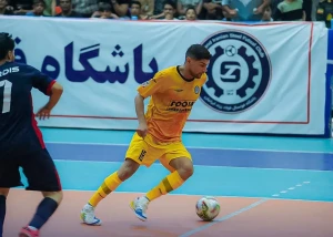 گل عجیب توکلی از فاصله ۲۲ متری؛/ گلزنی مدافع سابق تیم ملی از زمین خودی با ضربه سر!