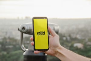 وزارت ارتباطات: فعالسازی eSIM در دستور کار قرار دارد
